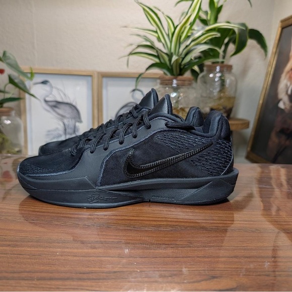 Nike Shoes - Nike Black Low-Top Athletic Training Shoes